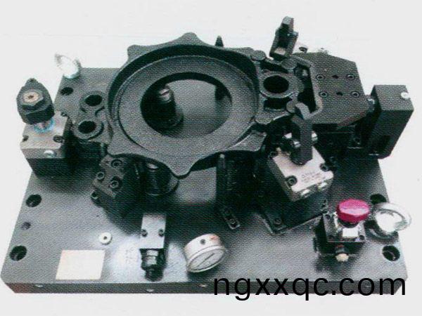 製動器底(di)闆(ban)液(ye)壓(ya)裌具(ju)